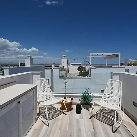 House By United Renters Villa *