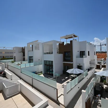 House By United Renters Villa