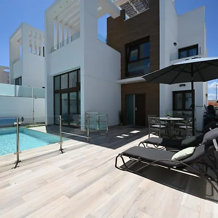Villa House By United Renters