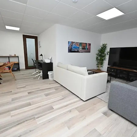 House By United Renters 빌라