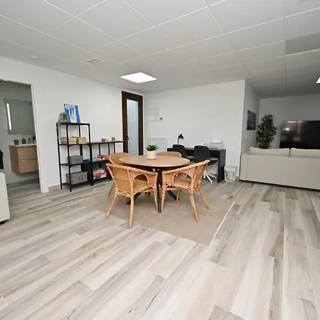 House By United Renters 빌라