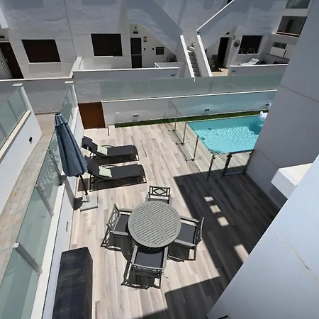 House By United Renters 빌라